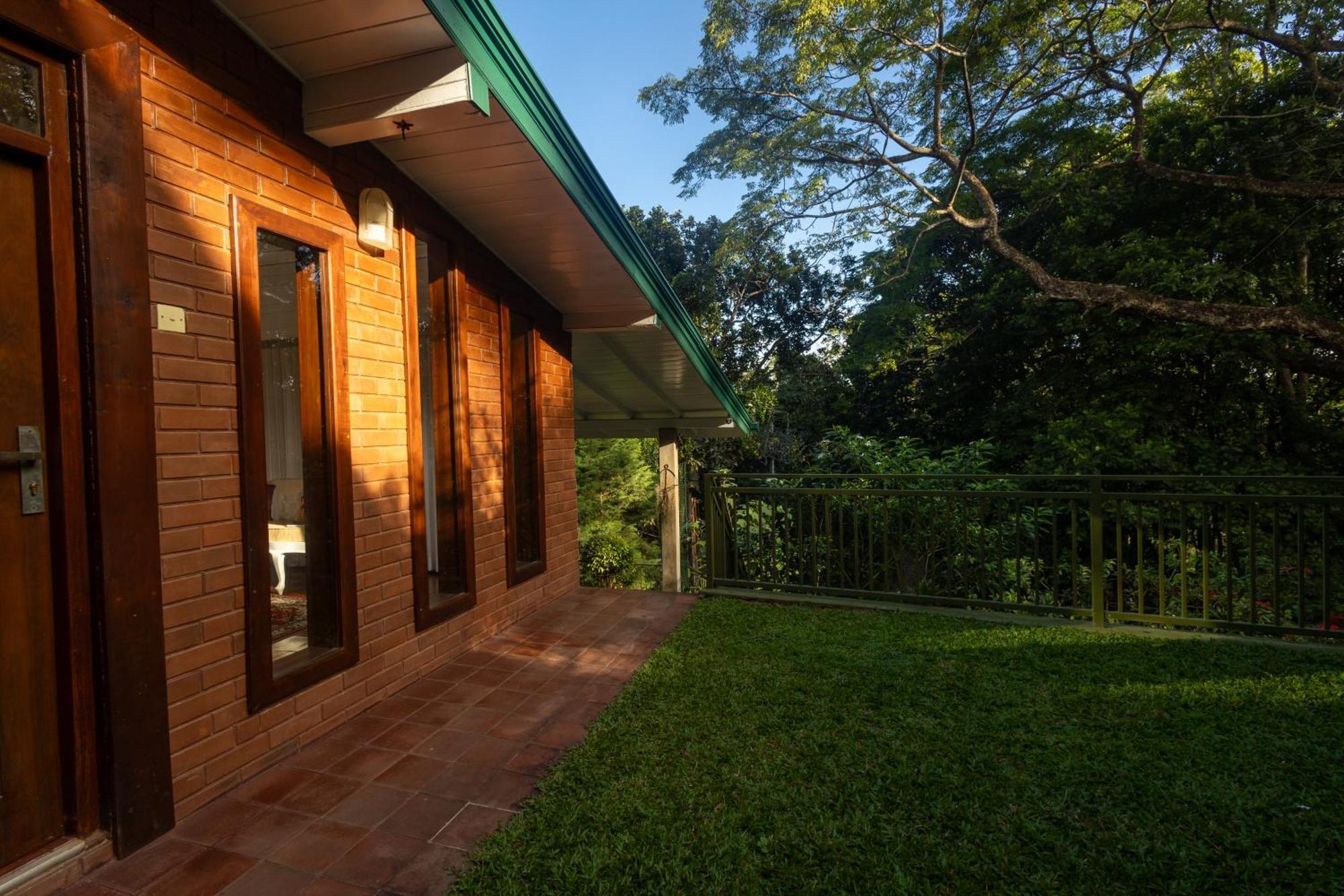 Greenwood Edge Kandy Exterior photo