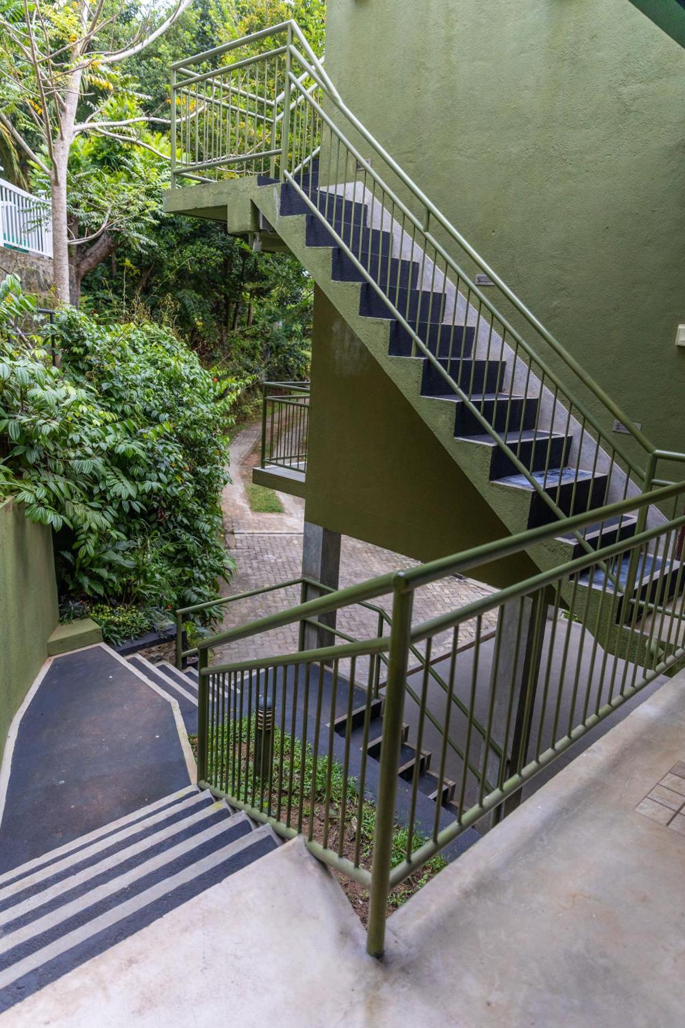 Greenwood Edge Kandy Exterior photo